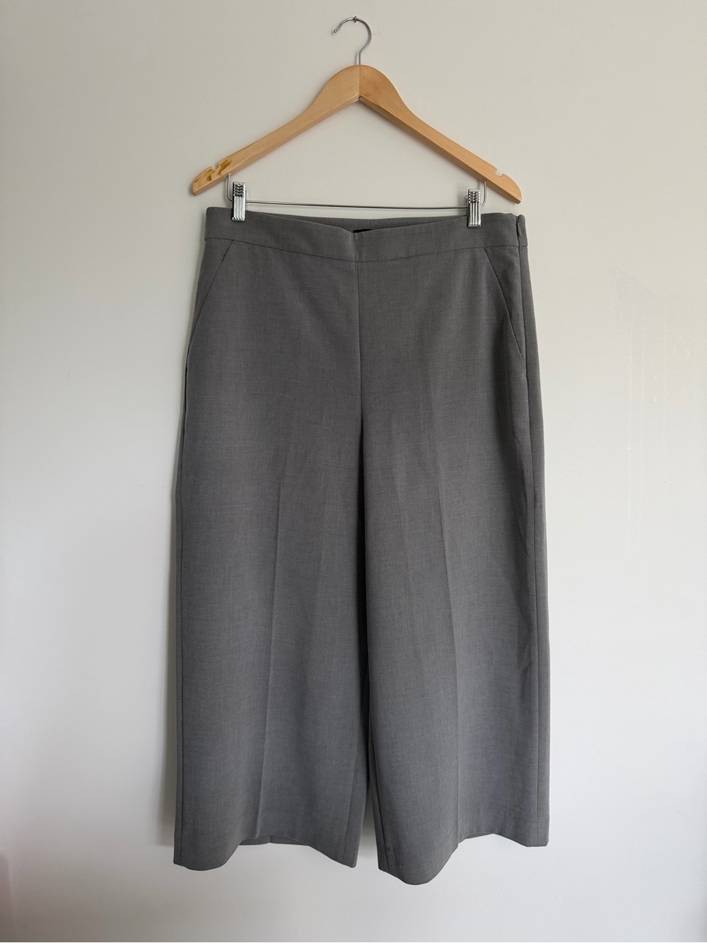 RW&CO Grey High Rise Wide Leg Culotte Pants NWT Size 14 - Picture 3 of 7